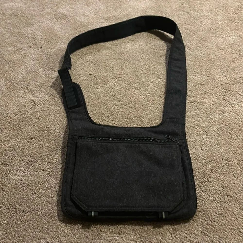 American Eagle flannel crossbody shoulder bag